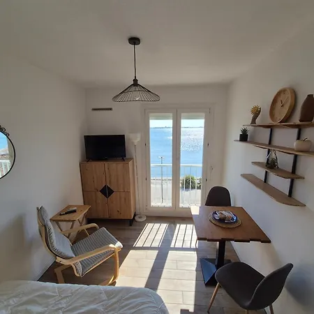 19m2 Classe 1, Vue Sur Etang De Thau, 200m Des Cures, 2eme Etage Sans Ascenseur Apartment *