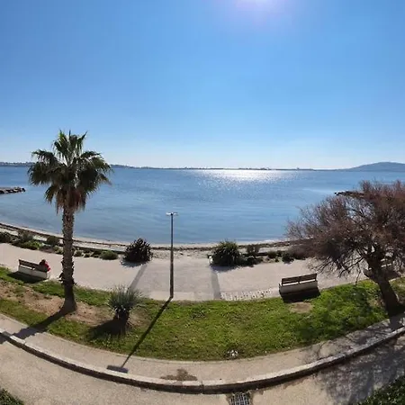 Apartment 19m2 Classe 1, Vue Sur Etang De Thau, 200m Des Cures, 2eme Etage Sans Ascenseur *