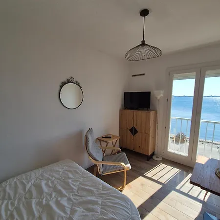 Apartamento 19m2 Classe 1, Vue Sur Etang De Thau, 200m Des Cures, 2eme Etage Sans Ascenseur *