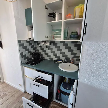 Apartamento 19m2 Classe 1, Vue Sur Etang De Thau, 200m Des Cures, 2eme Etage Sans Ascenseur *