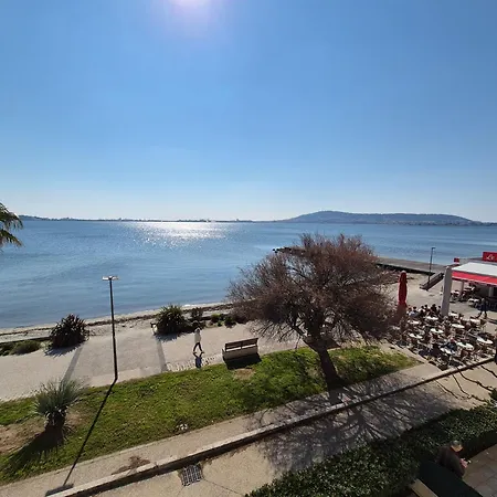Apartamento 19m2 Classe 1, Vue Sur Etang De Thau, 200m Des Cures, 2eme Etage Sans Ascenseur