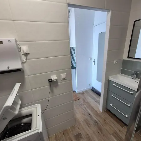 19m2 Classe 1, Vue Sur Etang De Thau, 200m Des Cures, 2eme Etage Sans Ascenseur Apartment *